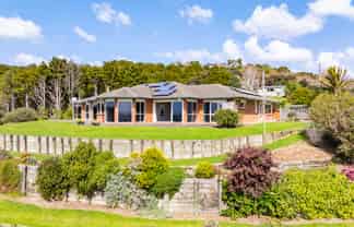 17 Wairimu Way, Waipu