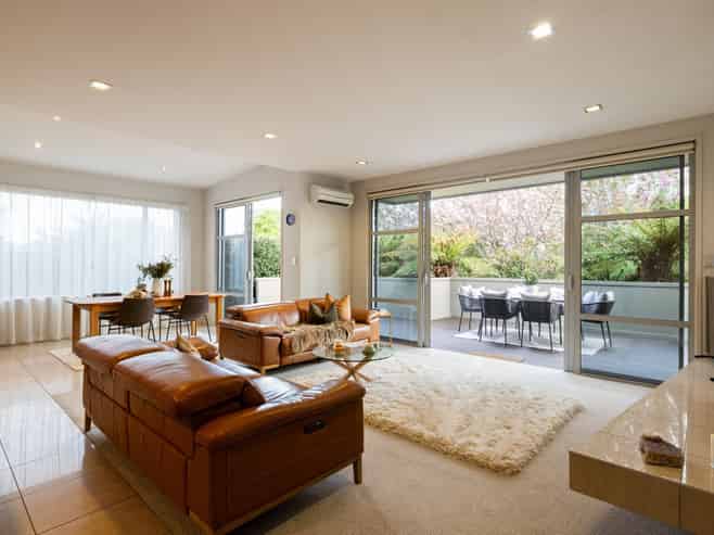 15 Azure Place, Huntington