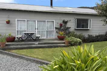  900 State Highway 7, Dobson