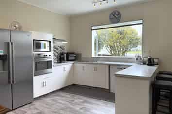  900 State Highway 7, Dobson