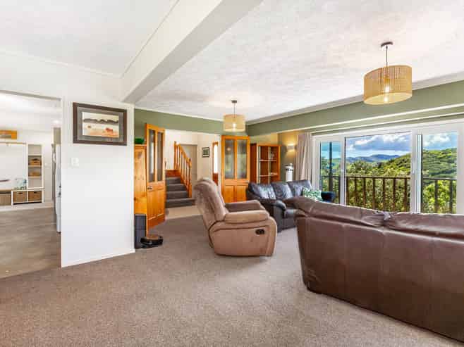 77 Ayton Drive, Whitby