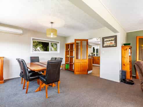 77 Ayton Drive, Whitby