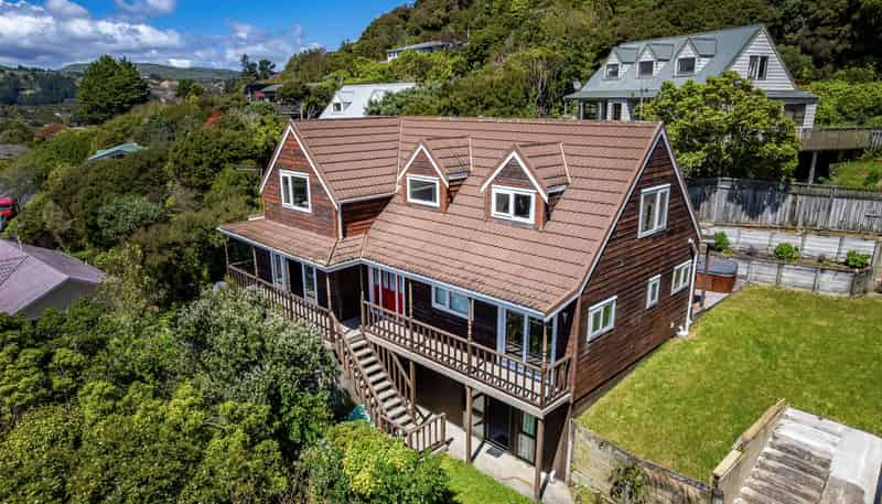 77 Ayton Drive, Whitby