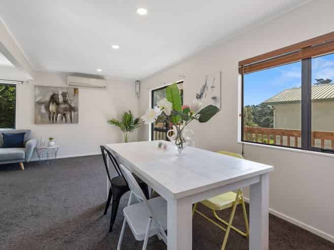 1/1018 East Coast Road, Torbay