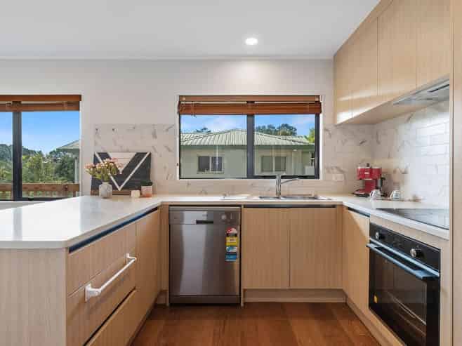 1/1018 East Coast Road, Torbay