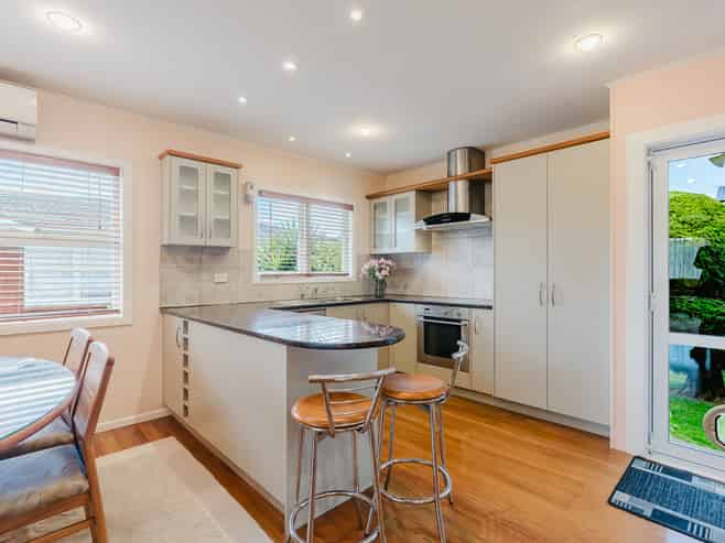 14 Clements Crescent, Queenwood