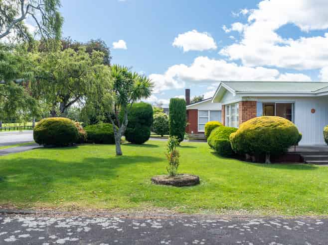 14 Clements Crescent, Queenwood