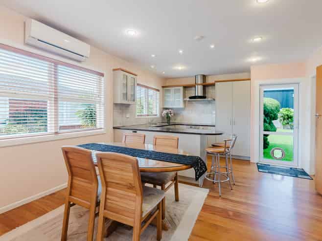 14 Clements Crescent, Queenwood