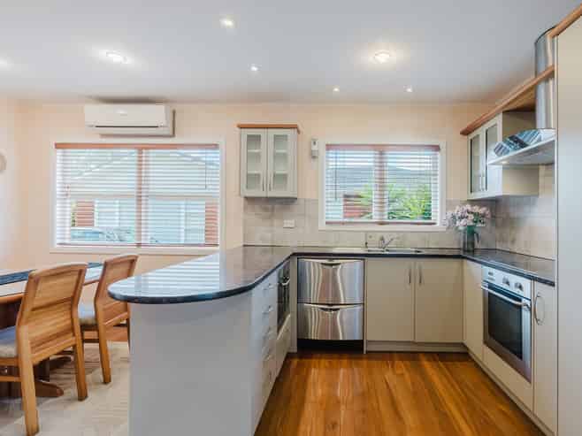 14 Clements Crescent, Queenwood