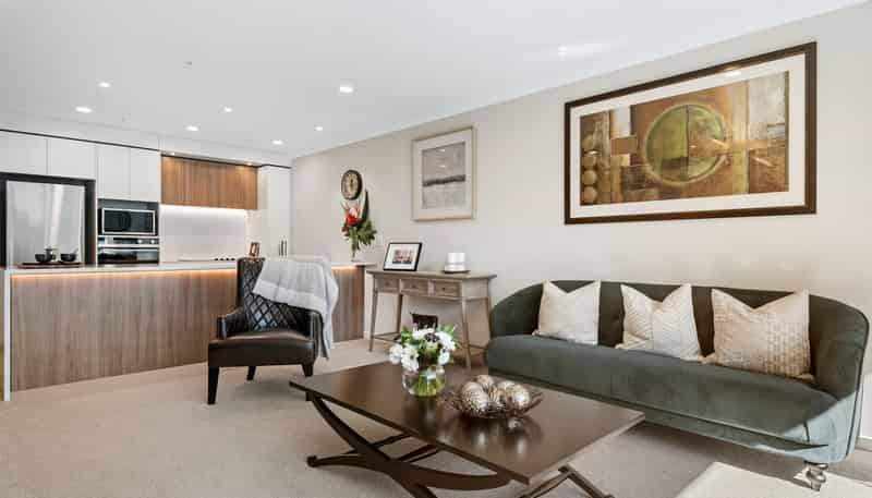 11 Commodore Drive, Lynfield