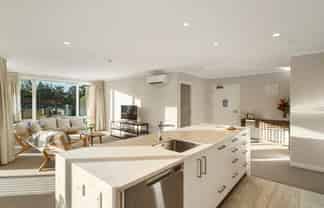 11 Commodore Drive, Lynfield