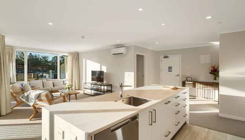 11 Commodore Drive, Lynfield