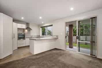 71 Fairfax Crescent  , Pyes Pa