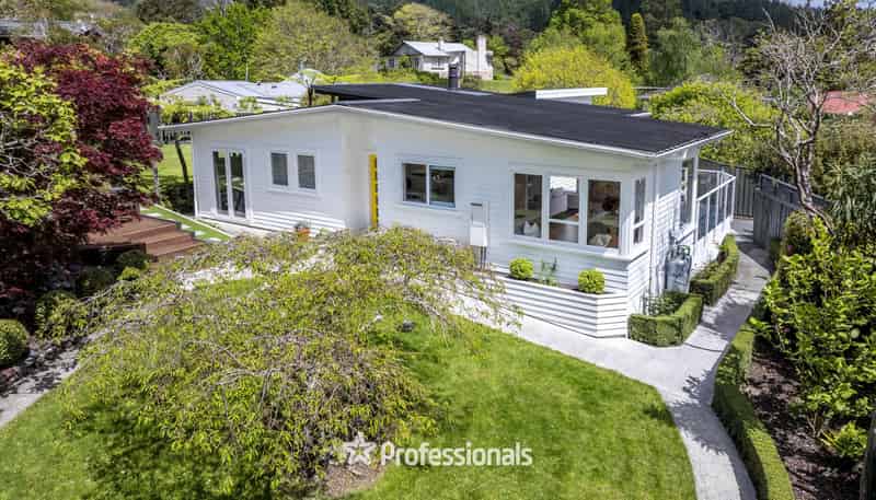 6 Fendalton Crescent, Pinehaven