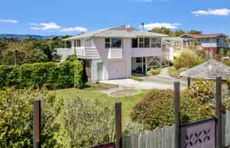 14 Manga-Pirau Street, Waikawa Beach