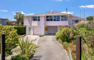 14 Manga-Pirau Street, Waikawa Beach