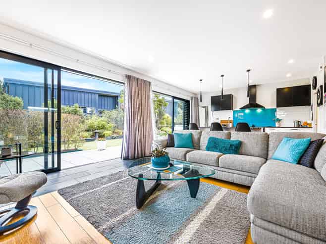 18 Awanui Crescent, Matakana