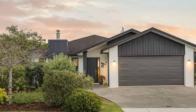 18 Awanui Crescent, Matakana