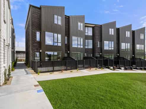 33/17 Rocky Road, Rototuna