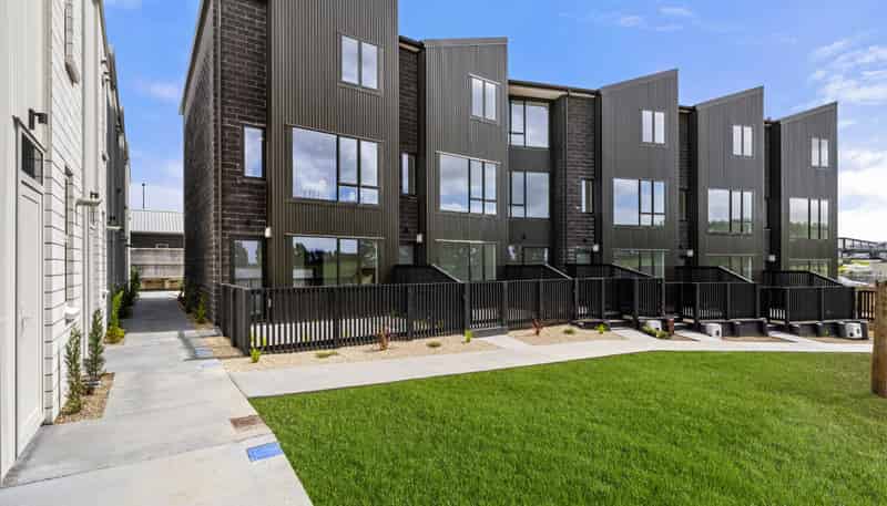 33/17 Rocky Road, Rototuna