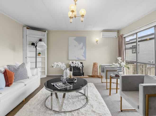 52 Jandell Crescent, Bucklands Beach