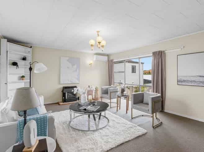 52 Jandell Crescent, Bucklands Beach