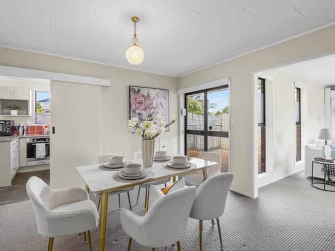 52 Jandell Crescent, Bucklands Beach