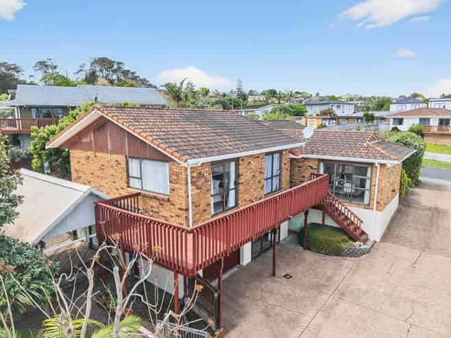 52 Jandell Crescent, Bucklands Beach