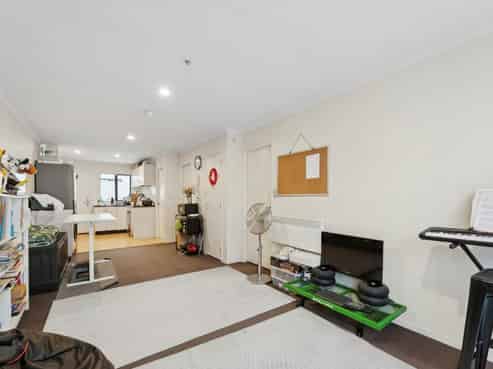 B708/176 Broadway, Newmarket