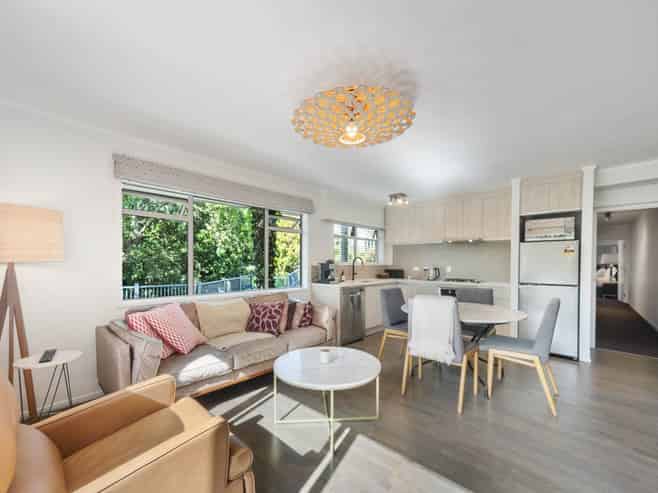 7/17 Cathedral Place, Parnell