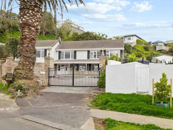 2 Queensway, Three Kings