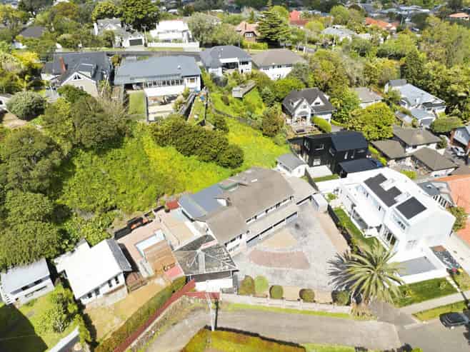 2 Queensway, Three Kings