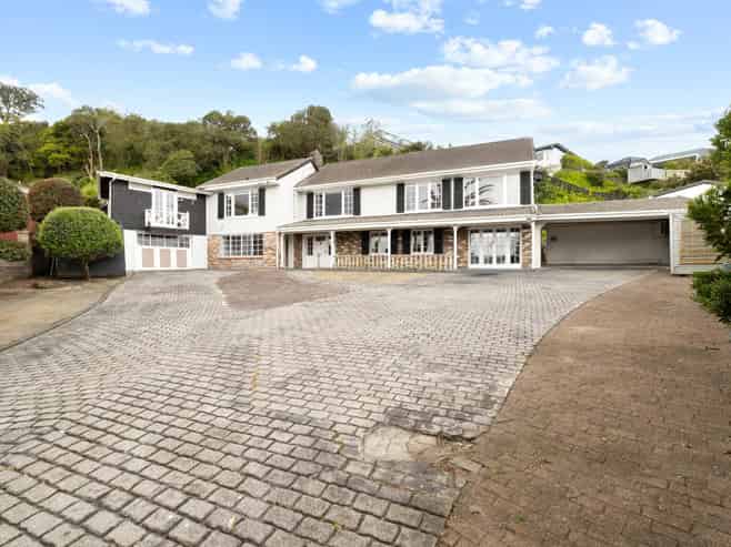 2 Queensway, Three Kings