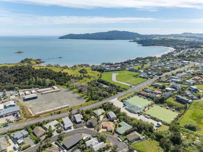 16 Pohutukawa Drive, Coopers Beach