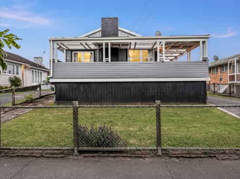 97 Tripoli Road, Panmure