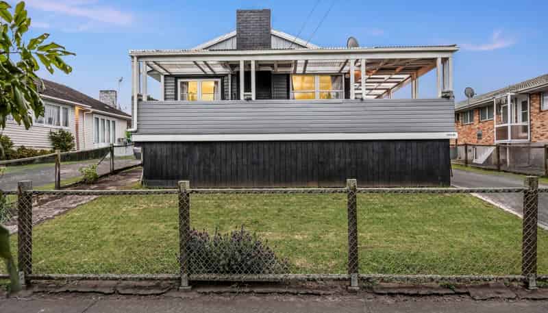 97 Tripoli Road, Panmure