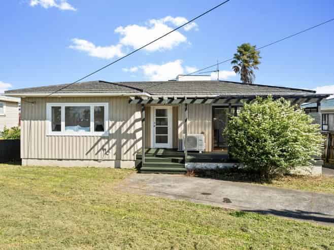 1/66 College Road, Northcote