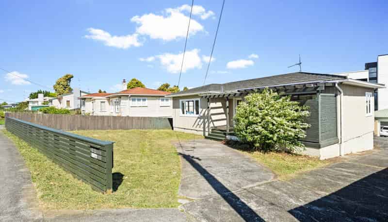 1/66 College Road, Northcote