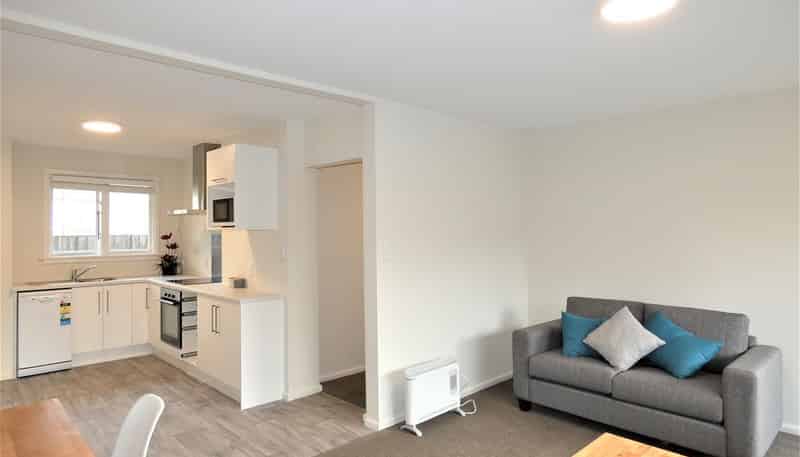 2/460 Manchester Street, Saint Albans