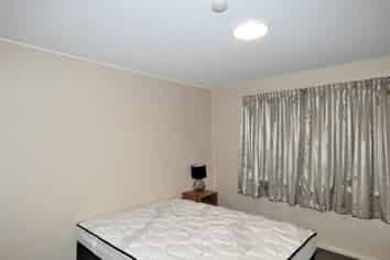 2/460 Manchester Street, Saint Albans