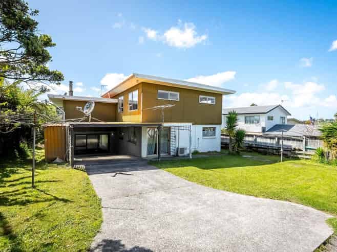 38 Makora Road, Massey