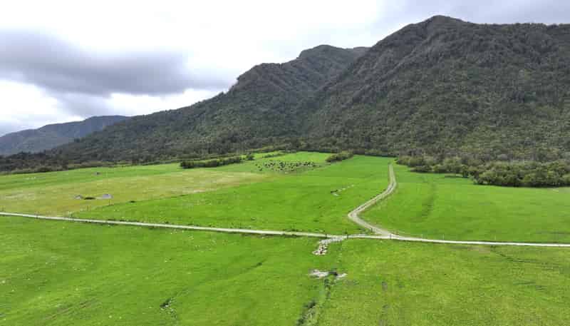 2115 Whataroa Highway, Whataroa