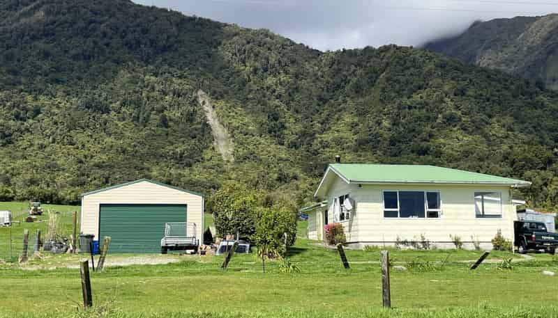 2115 Whataroa Highway, Whataroa
