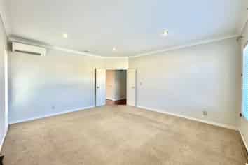 10 Palazzo Close, Flat Bush