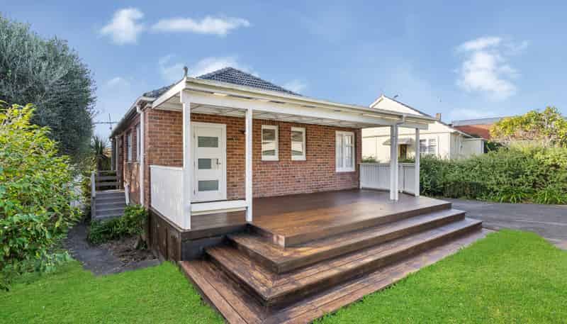 74 Tahapa Crescent, Meadowbank