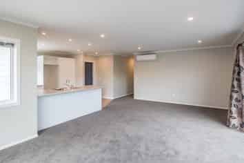 93a Bartholomew Road, Levin