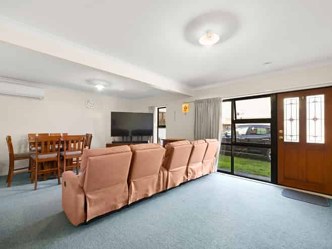 14C Jones Crescent, Melville