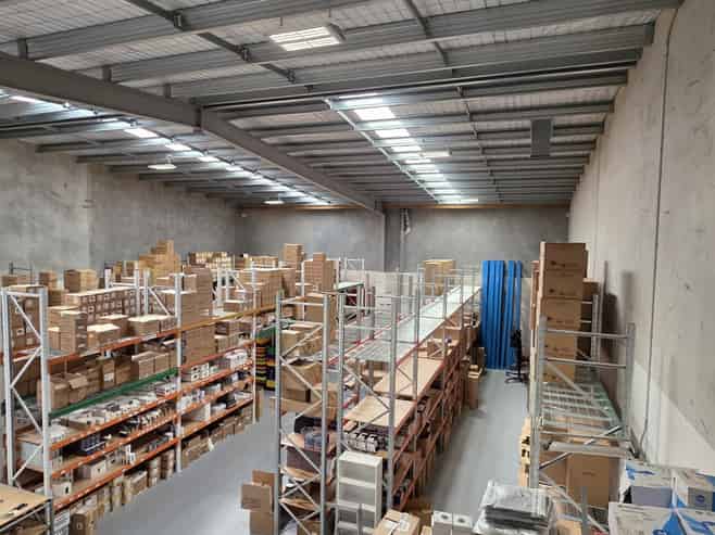 High Stud Warehouse in popular Business Park