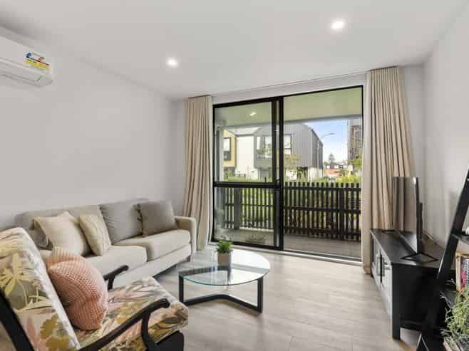 2/24 Tahuhu Road, Mount Wellington