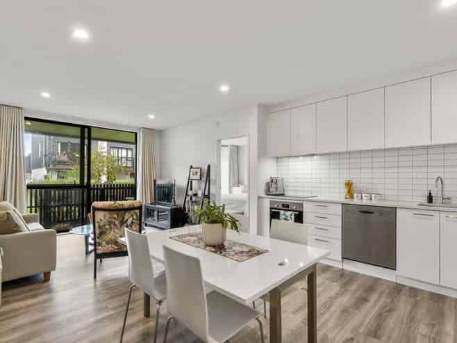 2/24 Tahuhu Road, Mount Wellington